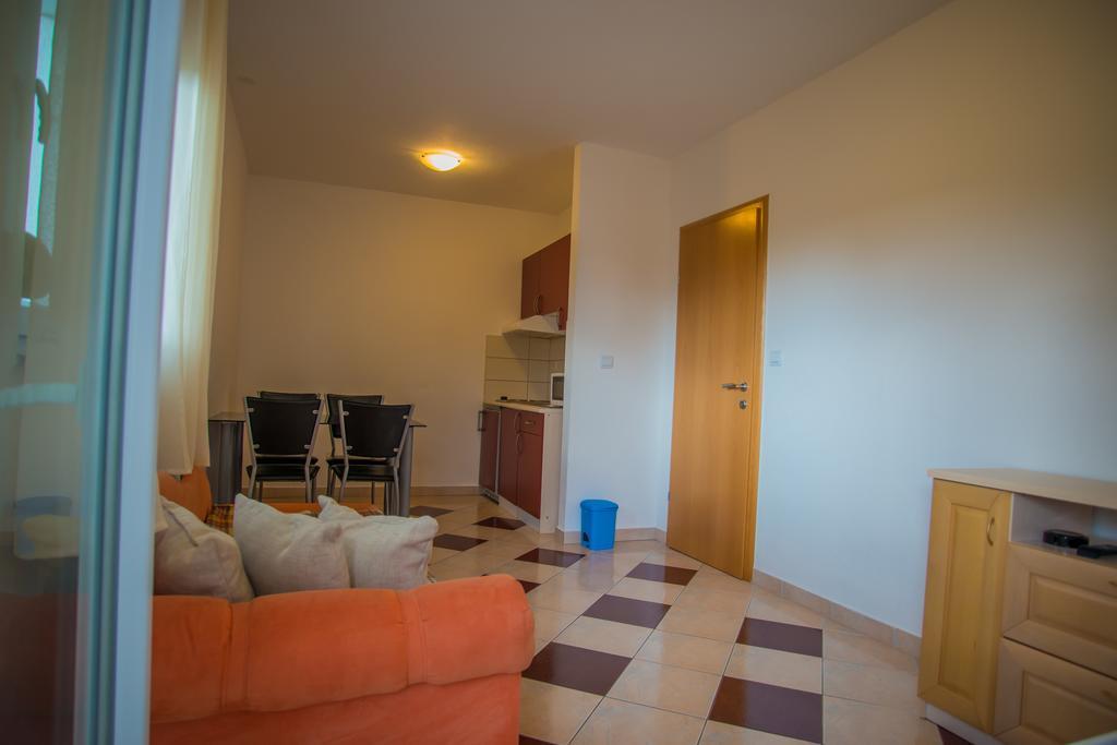 Apartments Nina Promajna Exterior foto